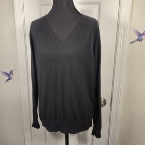Banana Republic Black V-Neck Forever Sweater M